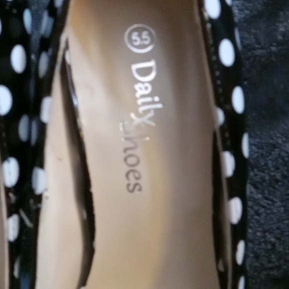 Heels - Picture 3 of 3